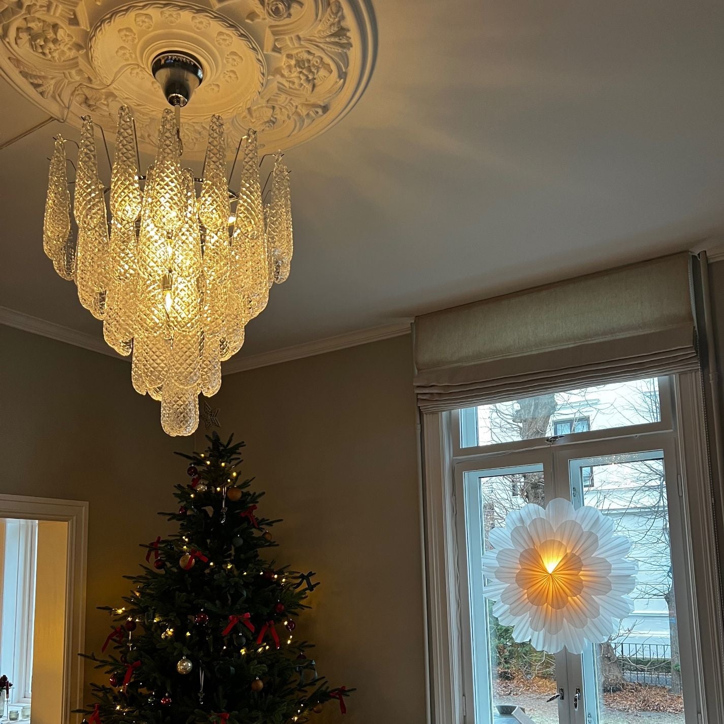 Drop 52 Chandelier