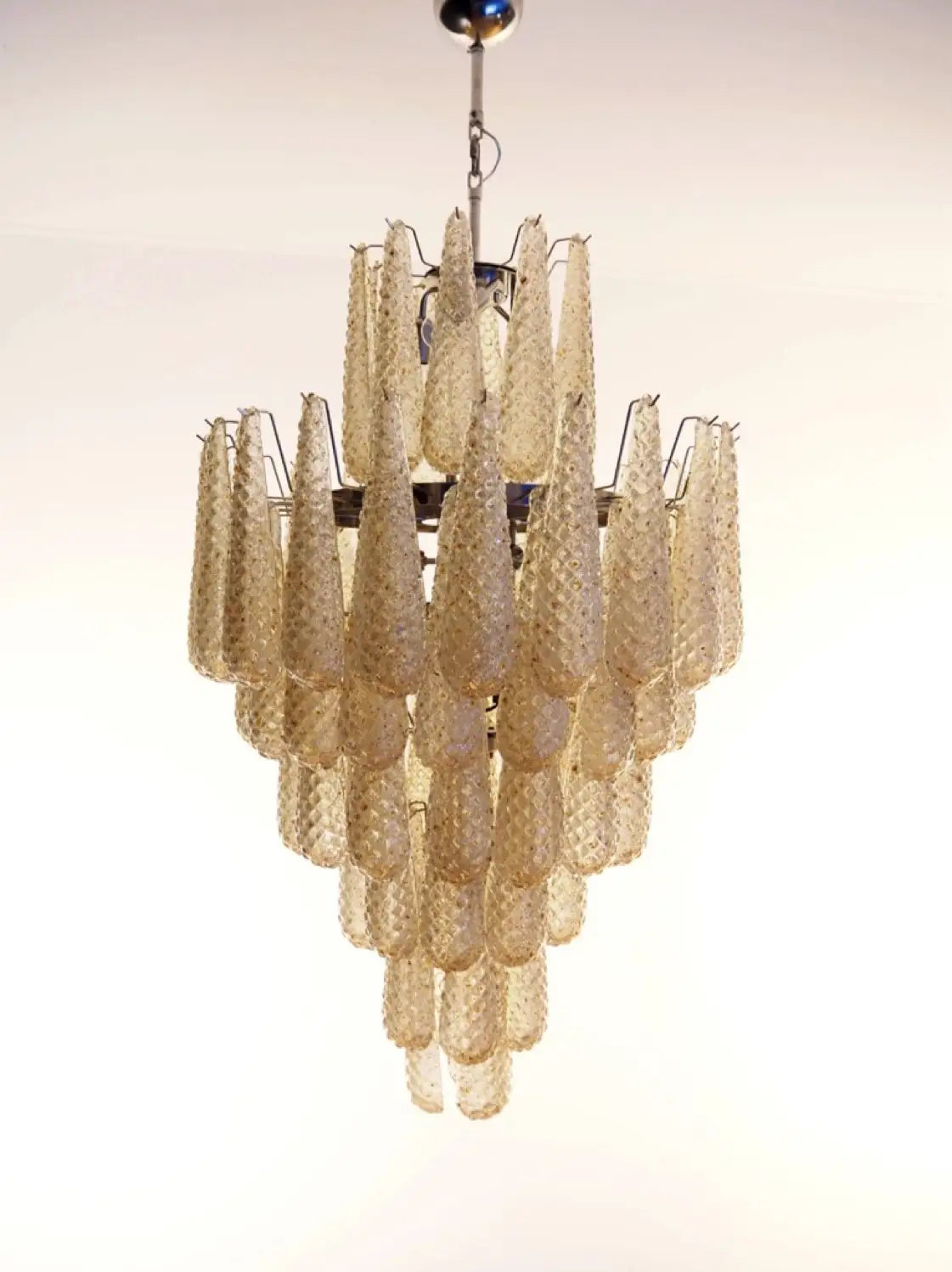 Drop Champagne Chandelier Grande