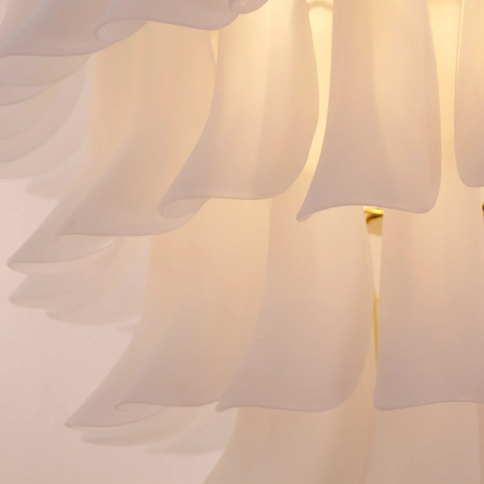 Murano Petali Chandelier Ø80 – Frosted White