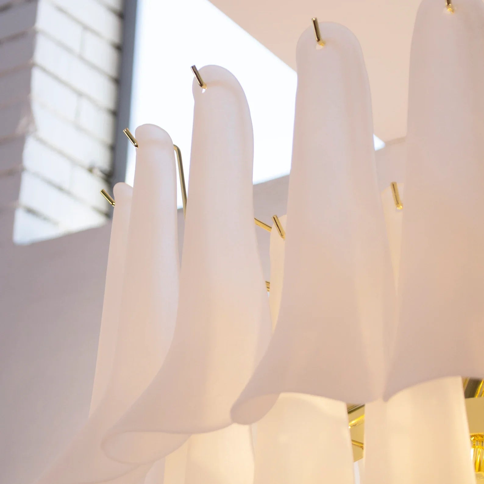 Murano Petali Chandelier Ø80 – Frosted White