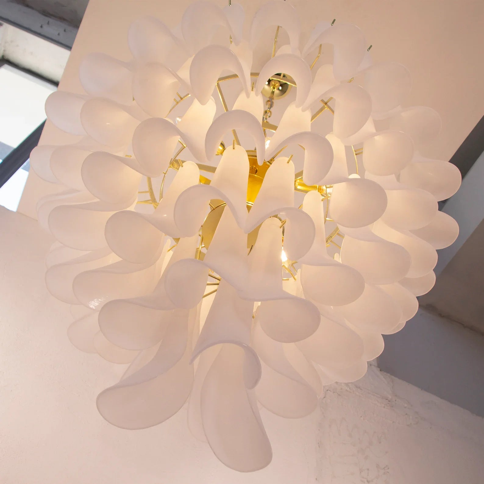Murano Petali Chandelier Ø80 – Frosted White