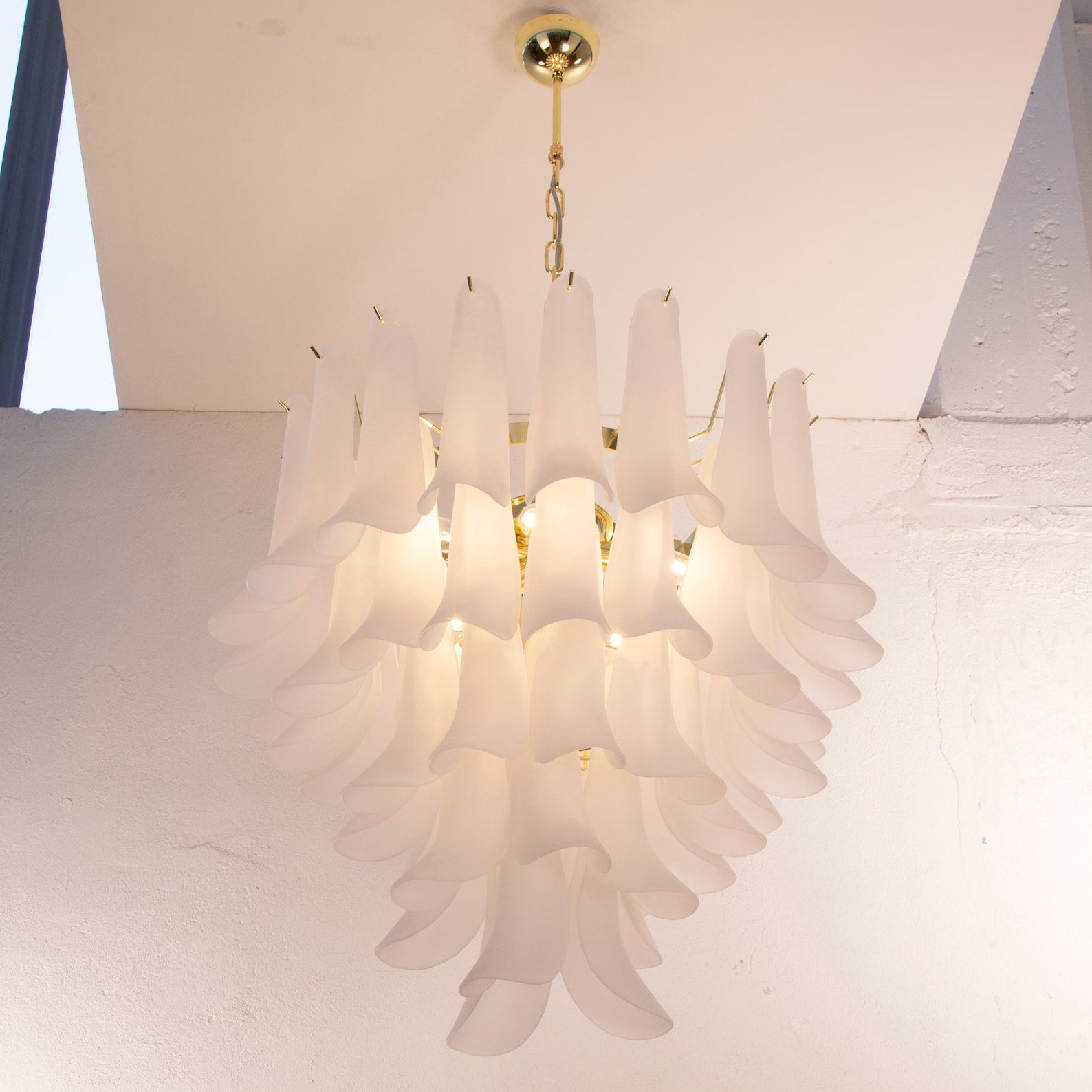 Murano Petali Chandelier Ø70 – Frosted White