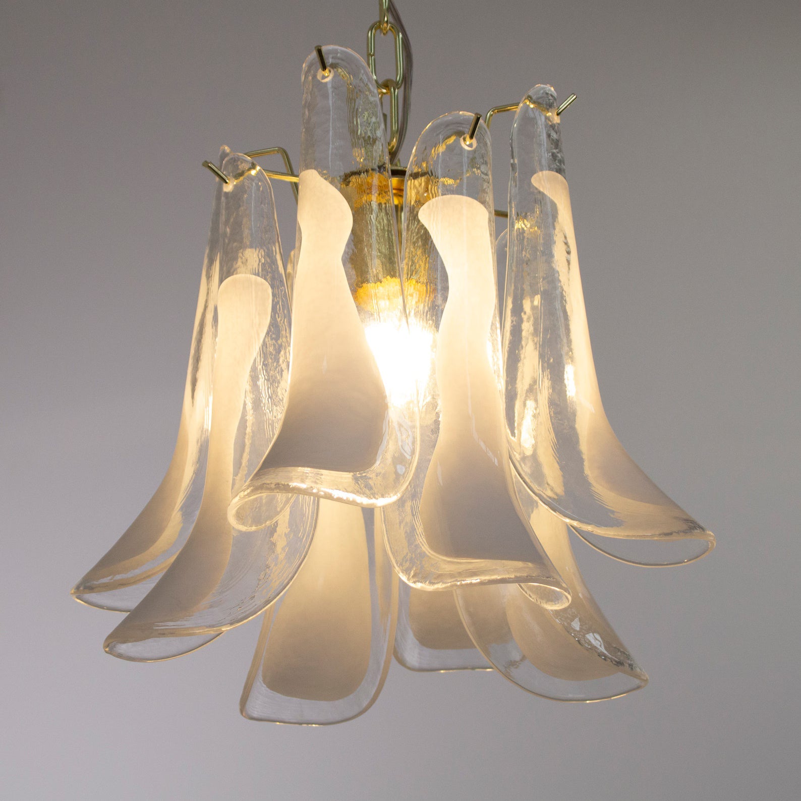 Murano Petali Chandelier Ø33 – Crystal & White Glass