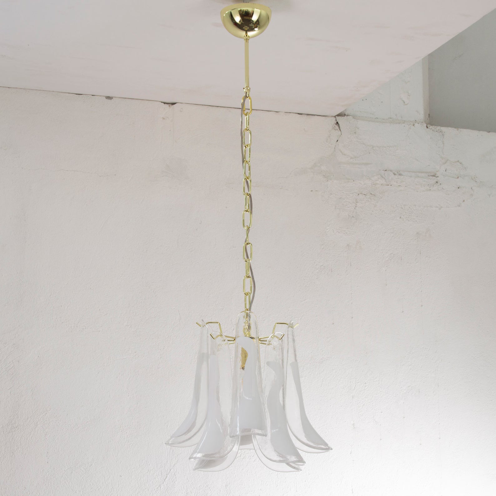 Murano Petali Chandelier Ø33 – Crystal & White Glass