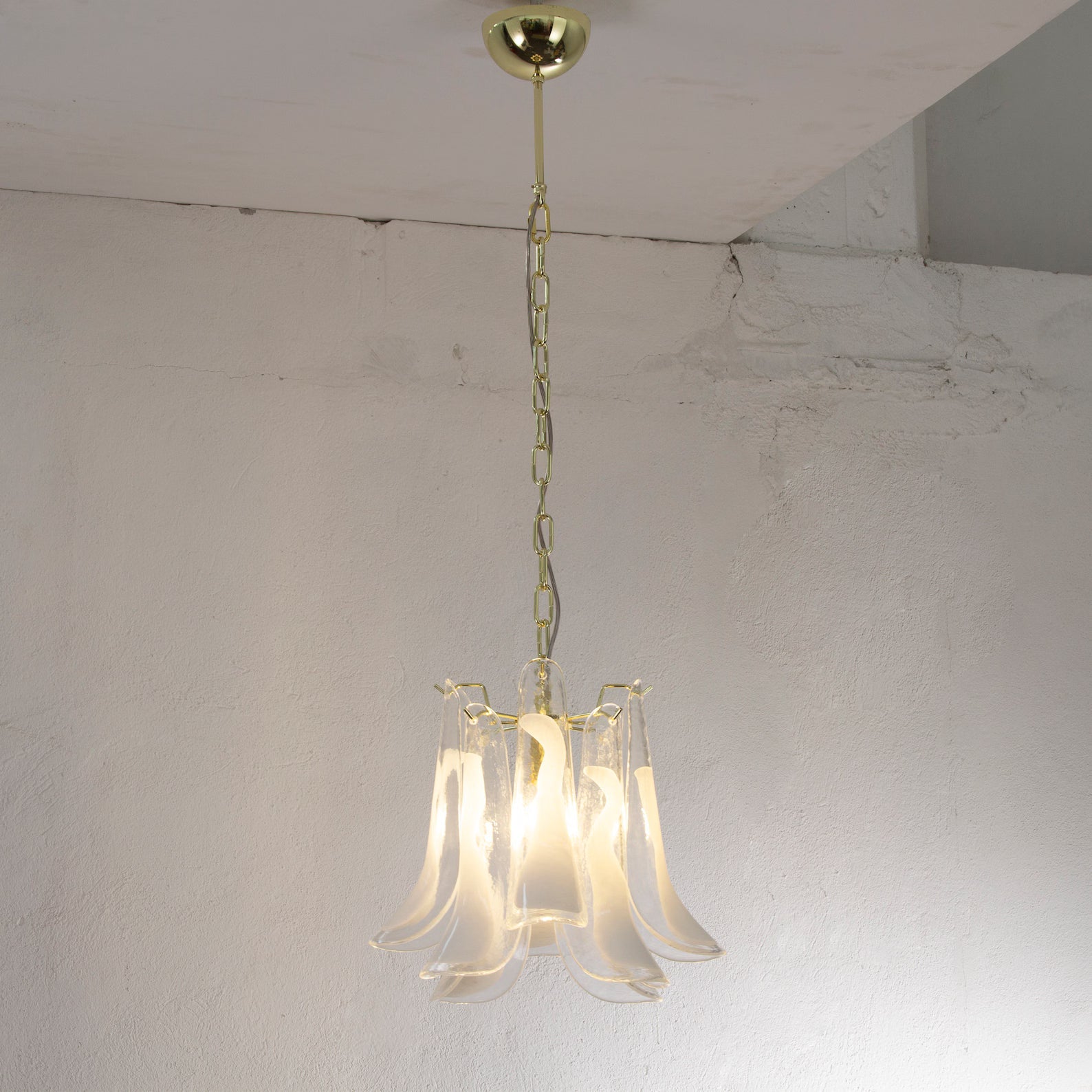 Murano Petali Chandelier Ø33 – Crystal & White Glass